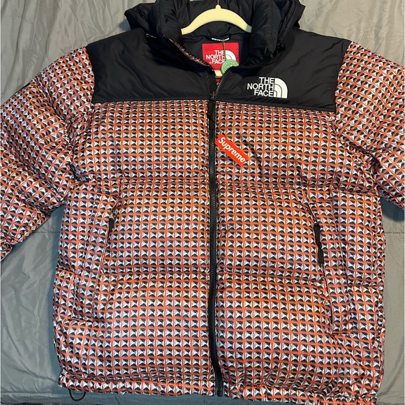 SUPREME NORTH FACE PUFFER COAT - Picture 1 of 3